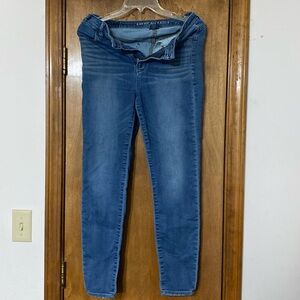 American Eagle jeans women’s size 8 regular super high-rise jegging